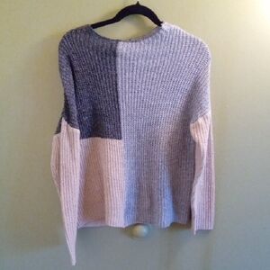 Womans M SHEIN Gray and Cream Crew Neck Sweater with Ribbed Texture Colorblock